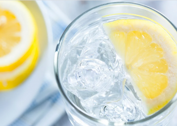 9 reasons to drink lemon water in the morning