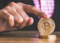 Bitcoin falls back strongly after the end of the week record