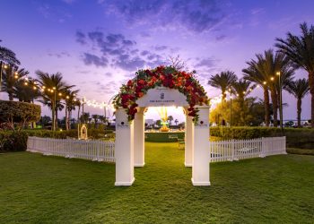 The magical botanical gin garden is ready to welcome you